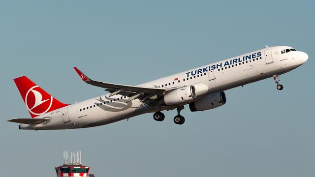 TC-JSY:Airbus A321:Turkish Airlines